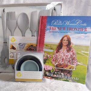 Pioneer Woman/Wilton Trio  